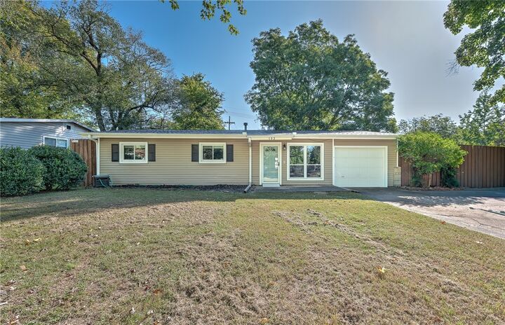 Property Photo:  102 Nolan Avenue  AR 72703 
