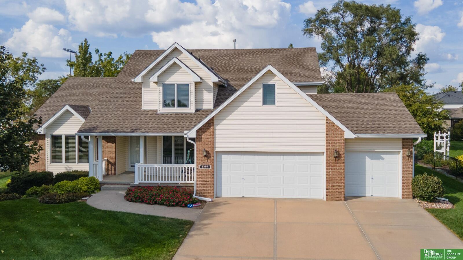 Property Photo:  804 Maple Street  NE 68059 