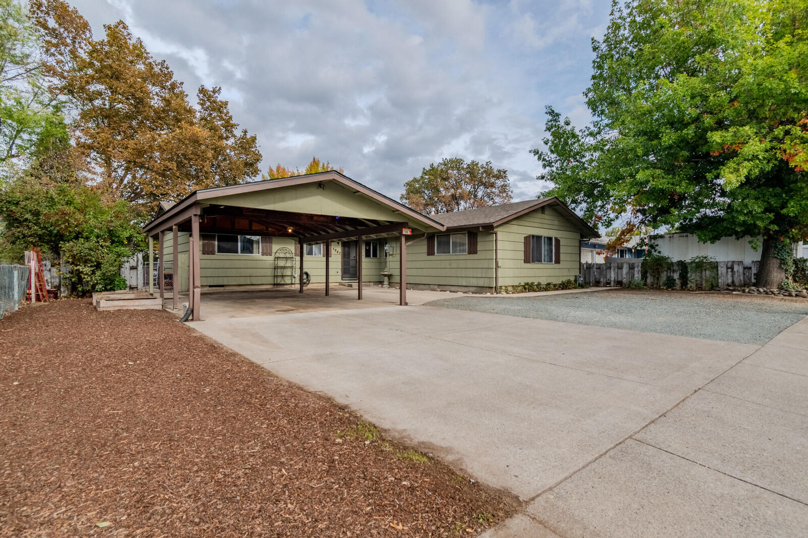 Property Photo: 7967 Ajax Street OR 97503