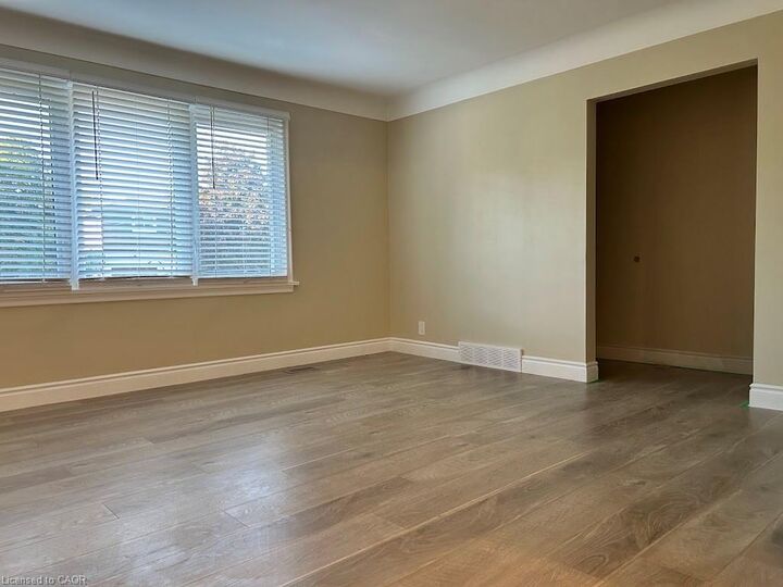 Photo de la propriété:  476 Prospect Avenue Main  ON N2A 1E1 