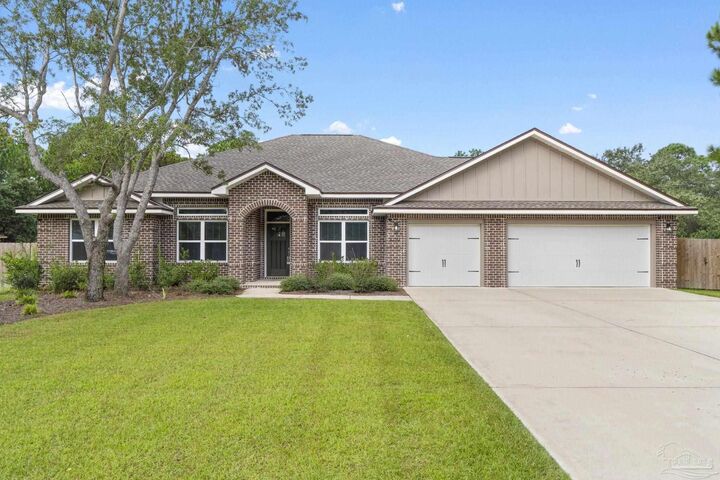 Property Photo: 2029 Everglades Dr FL 32566