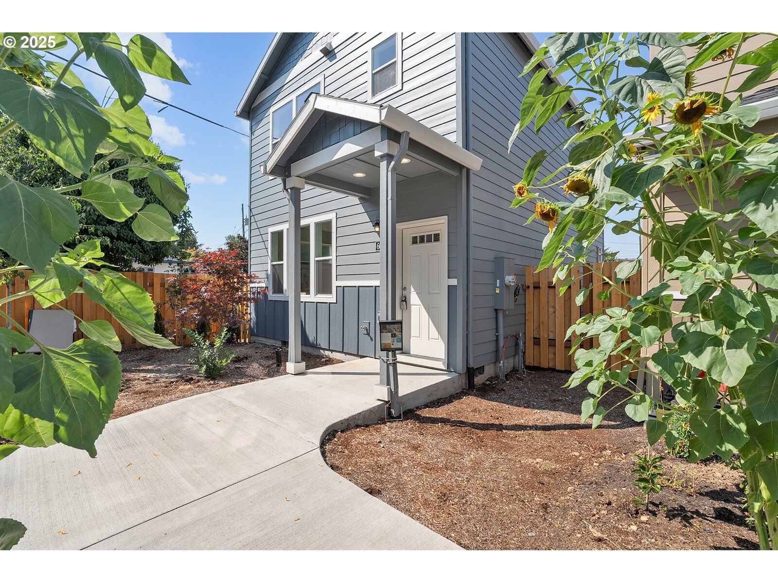 Property Photo: 6050 SE 136th Ave OR 97236