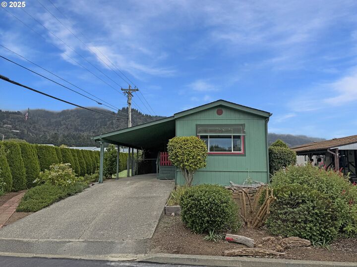Property Photo: 98042 W Benham Ln 1 OR 97415
