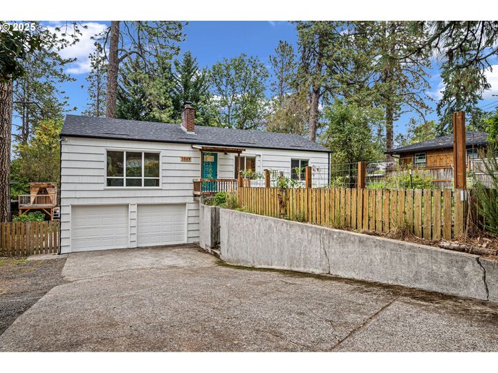 Property Photo: 3569 Willamette St OR 97405