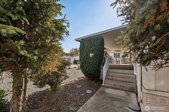 Property Photo:  1706  73rd Street E 15  WA 98404