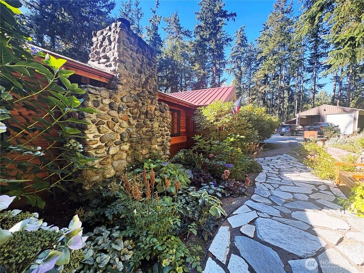 Property Photo:  898 E Meadowood Lane  WA 98249 