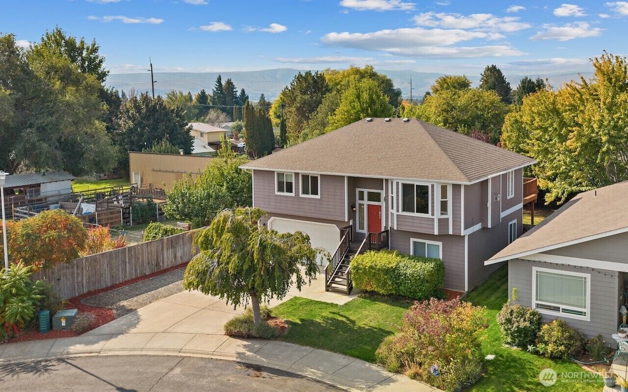 Property Photo:  2209 N Spar Lane  WA 98926 