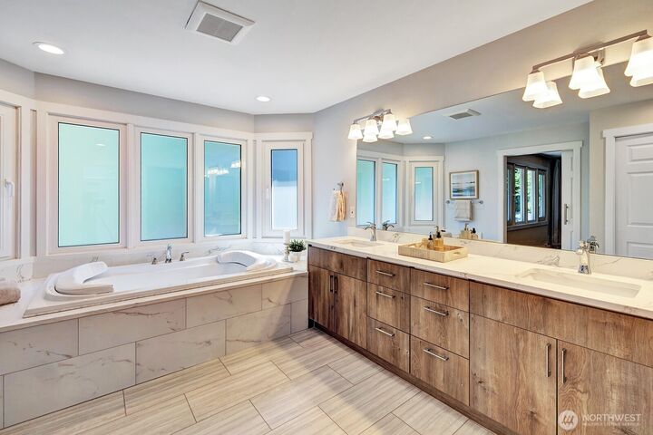 Property Photo: 14616 181st Place NE WA 98072