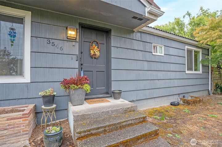 Property Photo: 3546 E Grandview WA 98404