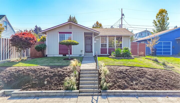 Property Photo:  2232 E Wright Avenue  WA 98404 