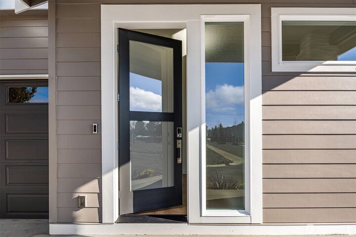 Property Photo: 19512 116 Place SE WA 98031