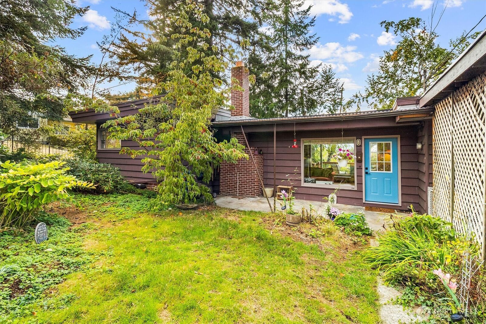 Property Photo:  1040  Puget Street  WA 98229 