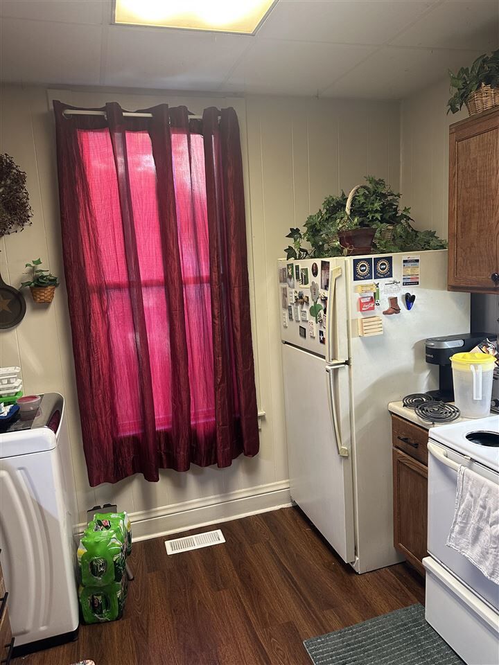 Property Photo:  519 W 9th Street  IN 47331 