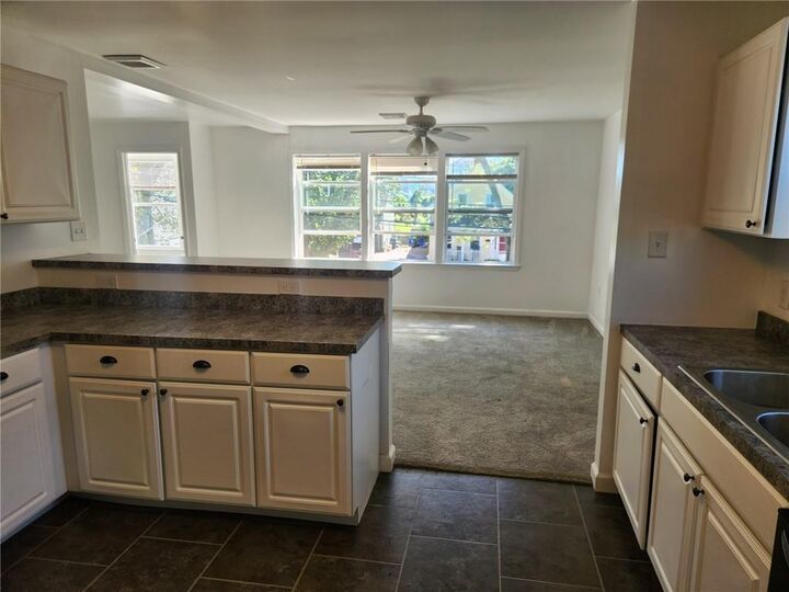 Property Photo:  81 Bayview Avenue 2  RI 02809 
