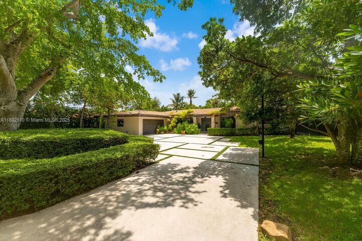 Property Photo: 40 S Prospect Dr FL 33133