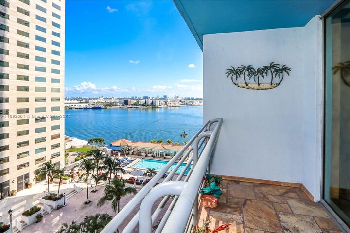 Property Photo: 335 S Biscayne Blvd 1500 FL 33131