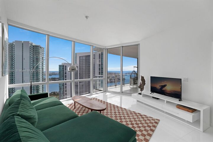 851 NE 1st Ave 4403  Miami FL 33132 photo