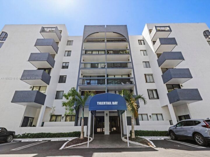 2715 Tigertail Ave 403  Coconut Grove FL 33133 photo