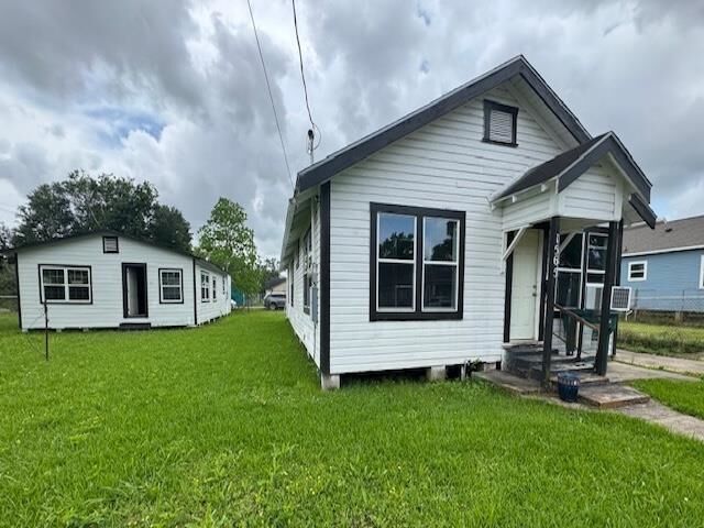 Property Photo: 1565 Church St TX 77705