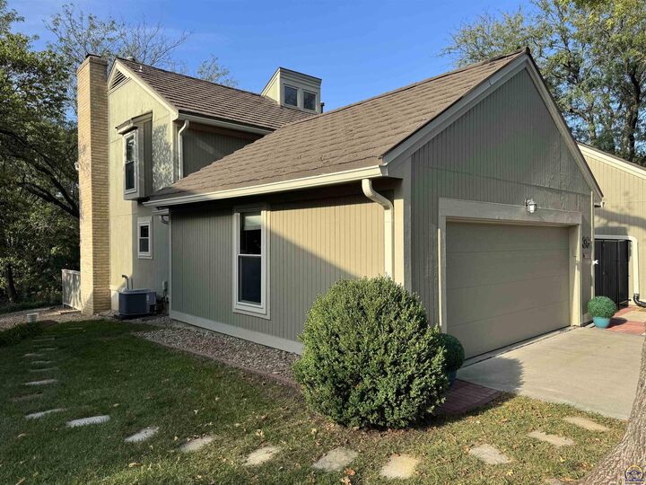 Property Photo: 36 SW Pepper Tree Ln KS 66611