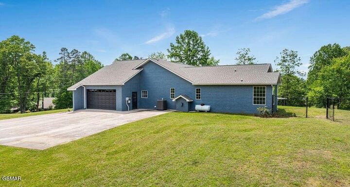 Property Photo: 2289 Allenridge Drive TN 37876