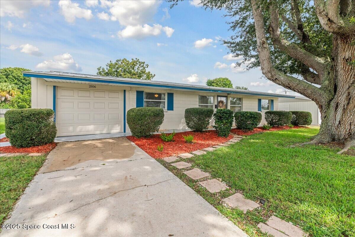 Property Photo: 2106 Lucille Lane FL 32935