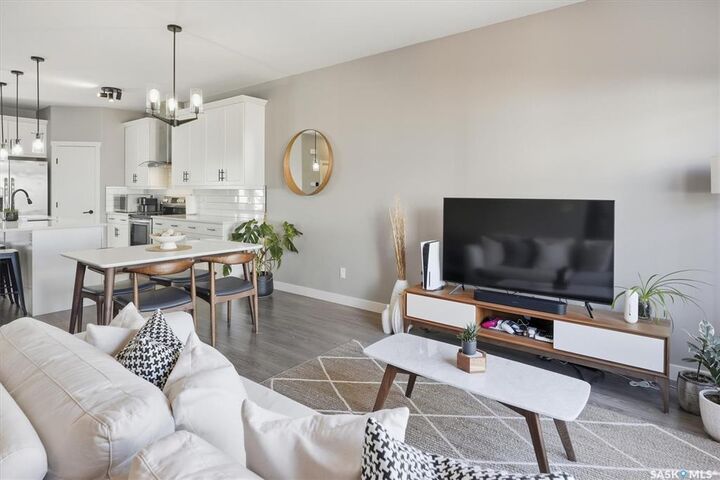 Property Photo: 1615 Richardson Road 377 SK S7R 0M7
