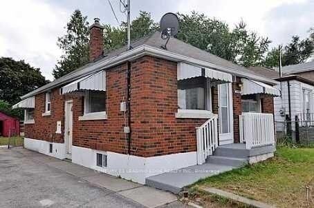 Photo de la propriété:  4075 Lawrence Avenue E  ON M1E 2R6 