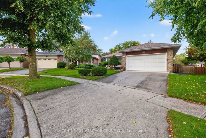 Property Photo: 58 Morgandale Crescent ON M1W 1S3