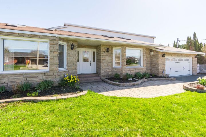 Property Photo: 7 Brintnell Boulevard ON K0K 1H0