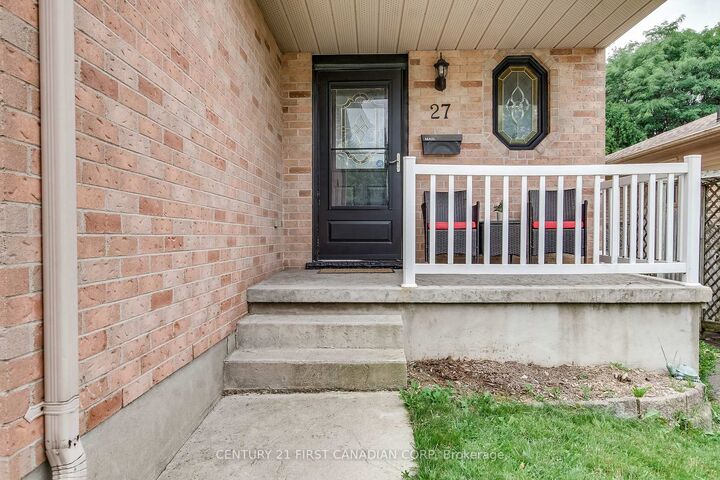 Property Photo: 27 Gerald Crescent ON N5Z 5A3