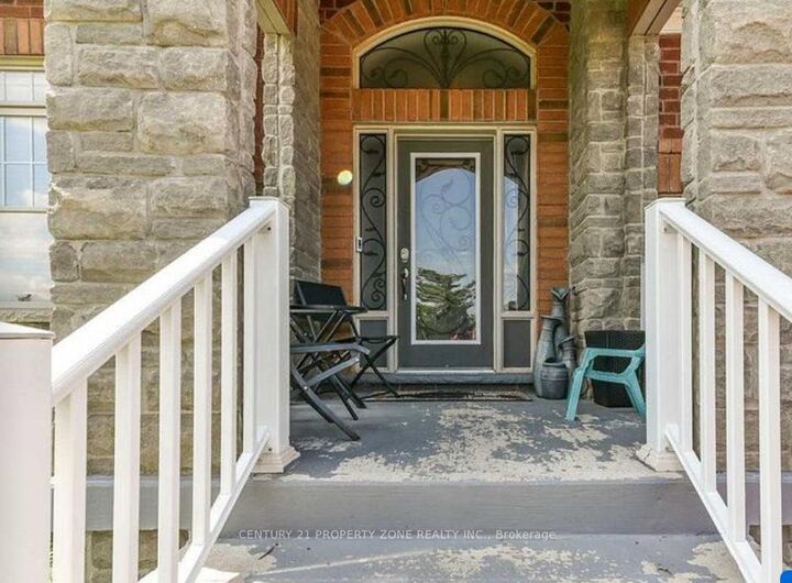 Property Photo: 12 Fort Williams Drive ON L6X 0W5