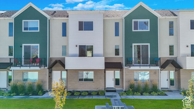 Property Photo: 493 E Alice UT 84041