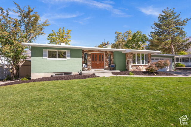 Property Photo: 8597 S Mount Majestic Rd E UT 84093
