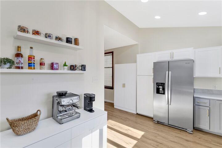 Property Photo:  211 Lloyd Ave  PA 15650 
