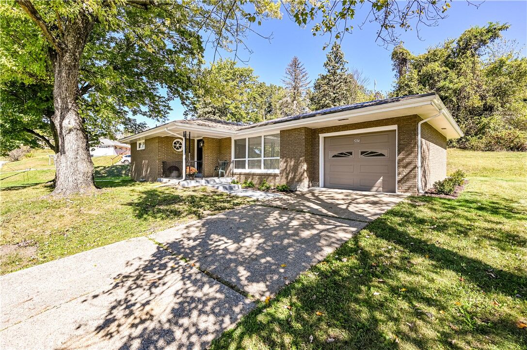 Property Photo:  207 Hideaway Ln  PA 15644 