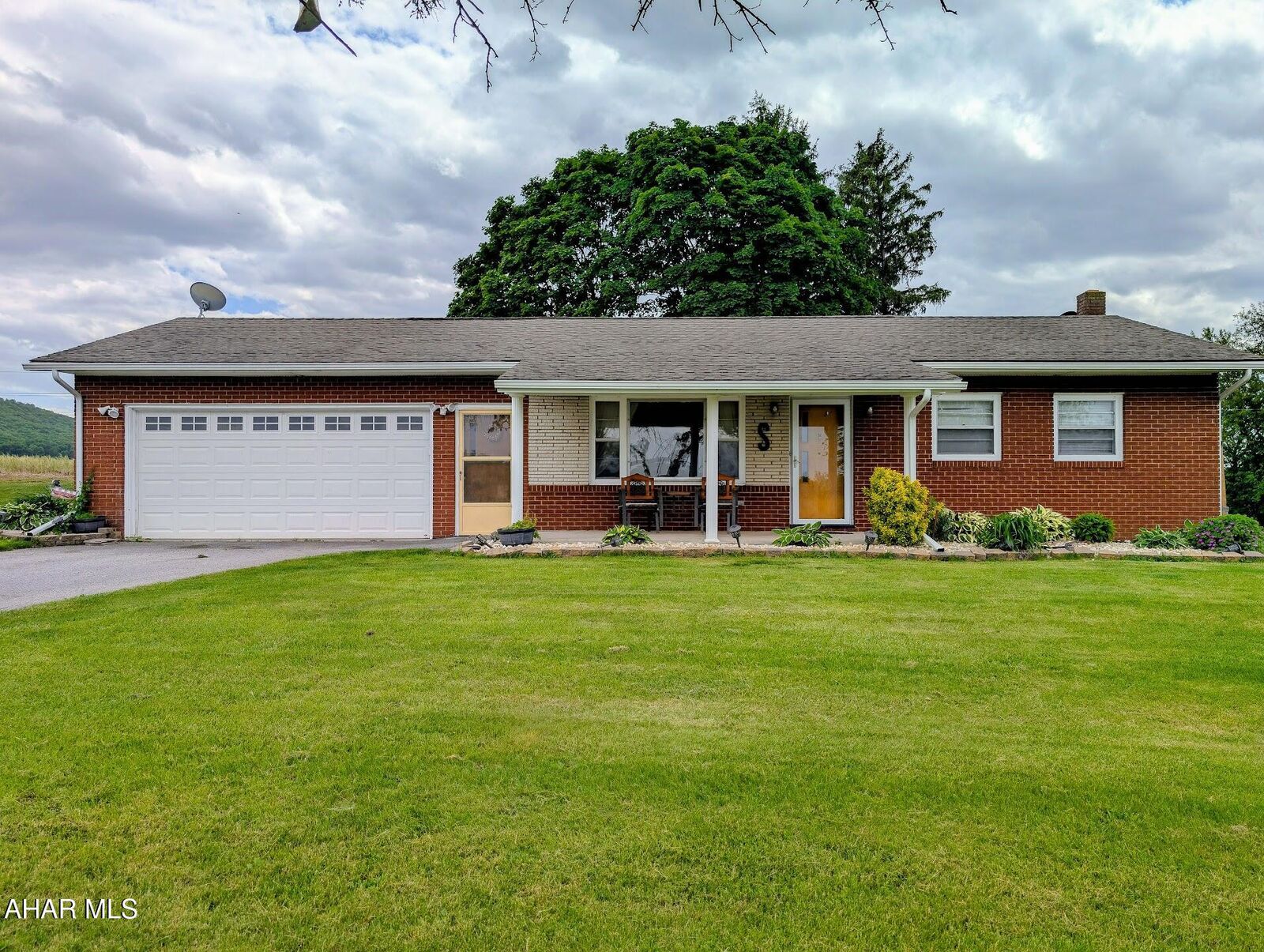 Property Photo: 796 Lighthouse Road PA 15533