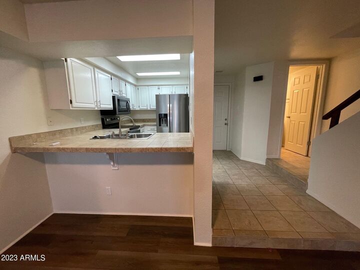 Property Photo:  2121 W Union Hills Drive 108  AZ 85027 