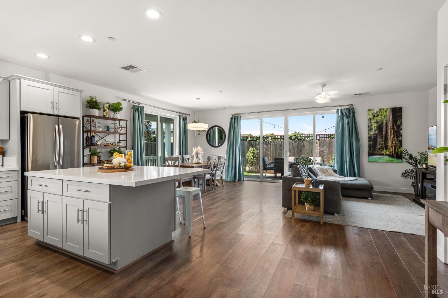 Property Photo:  2976 Bay Village Avenue  CA 95403