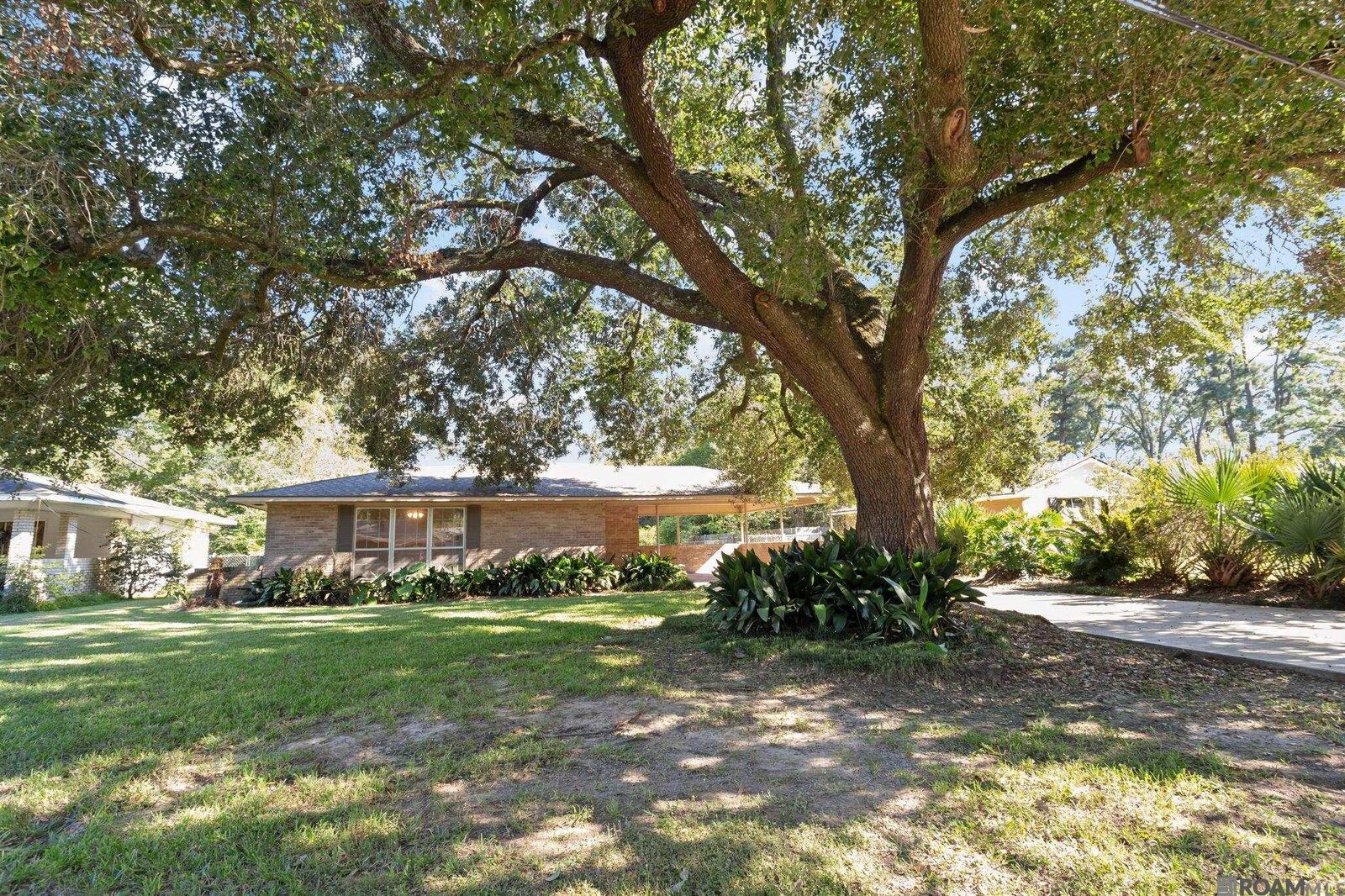 Property Photo:  578 Baird Dr  LA 70808 