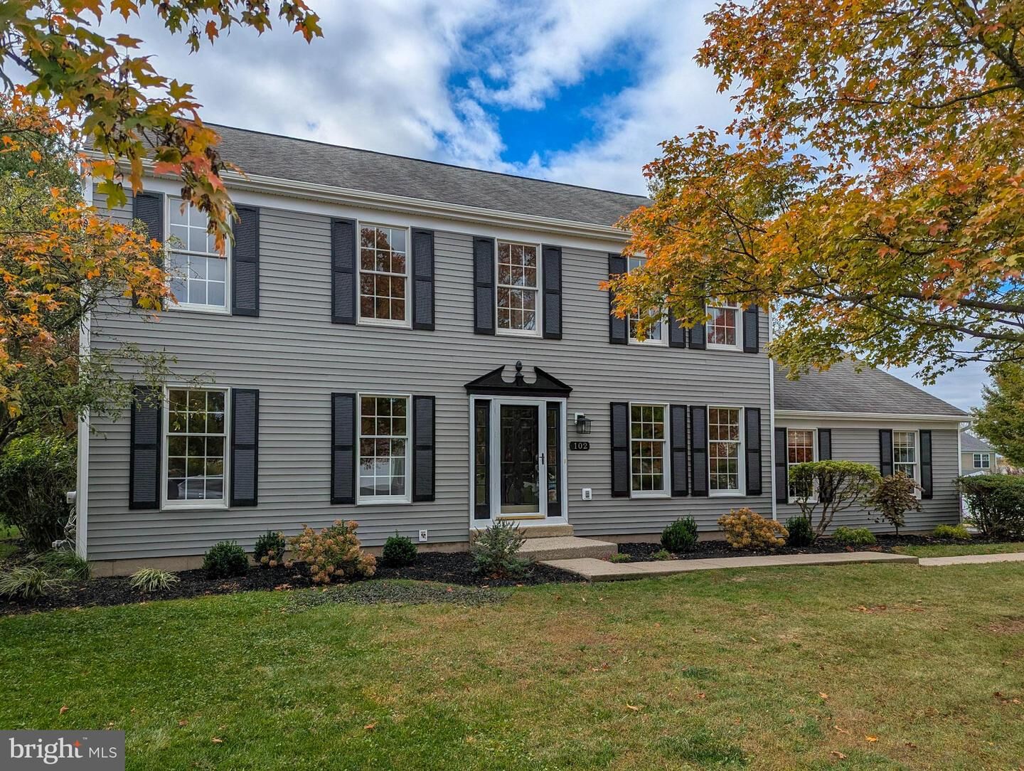 Property Photo: 102 Ridgewood Way PA 19438