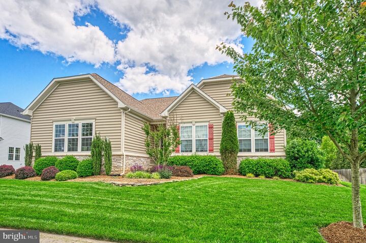 Property Photo: 23985 Tenbury Wells Place VA 20105