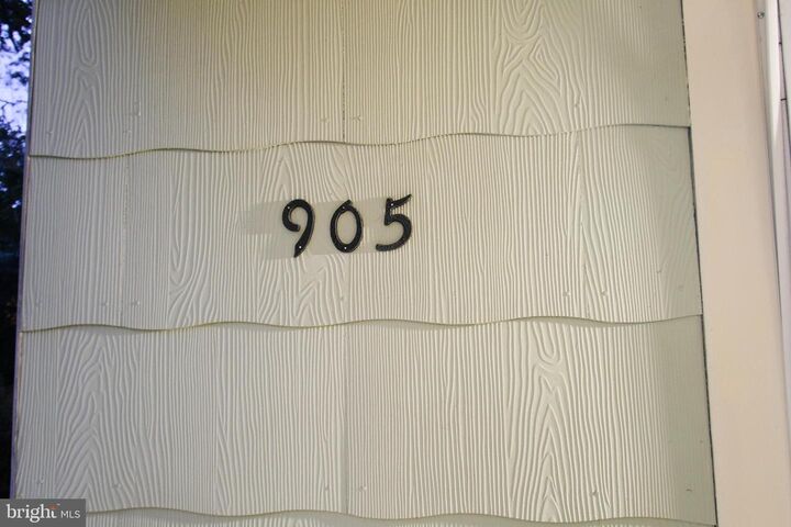 Property Photo:  905 Woodsdale Road  MD 21228 