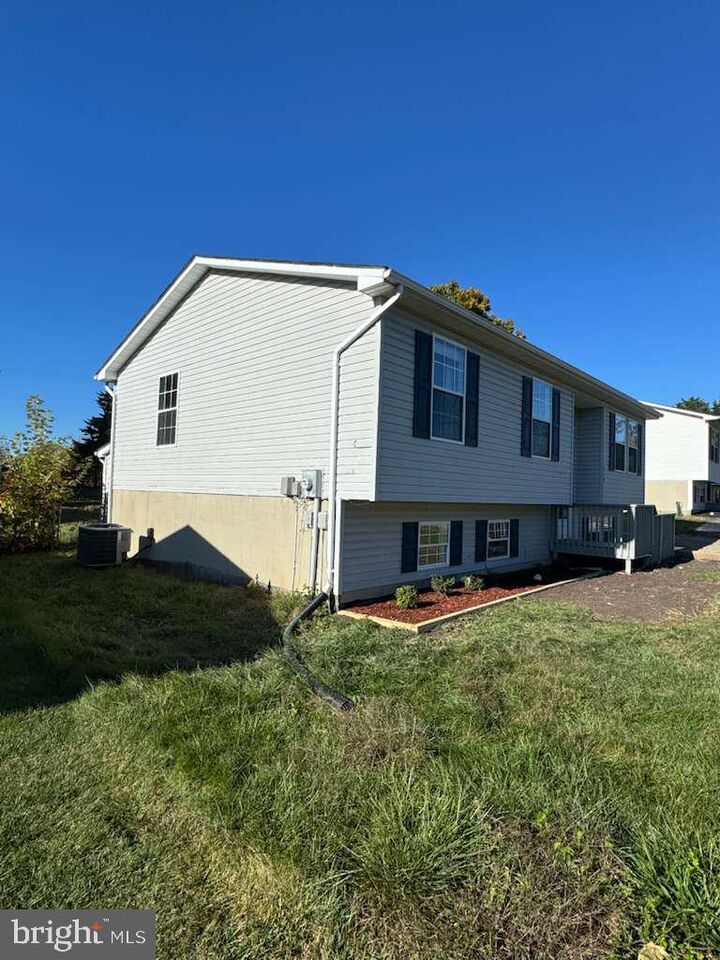 Property Photo: 419 Summit Avenue VA 22601