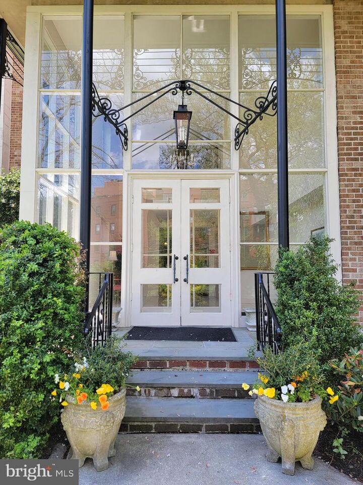 Property Photo: 264 W Montgomery Avenue 304 PA 19041