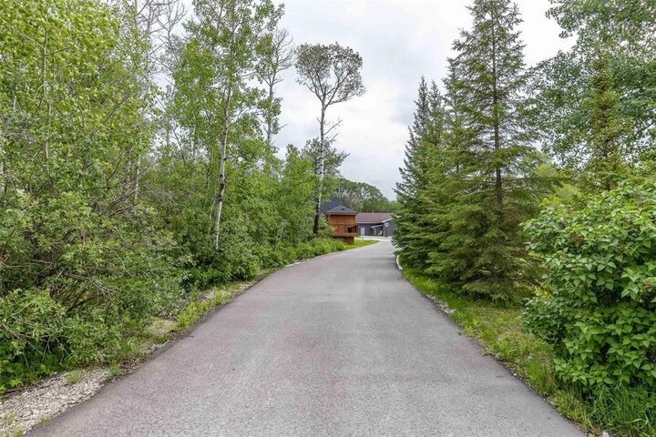 Property Photo: 53 Berg Drive MB R5G 2L5