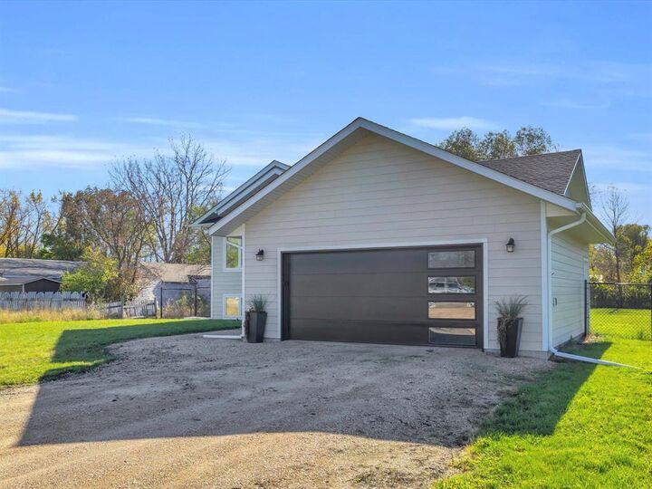 Property Photo: 10 Maynard Place West MB R0A 1T0