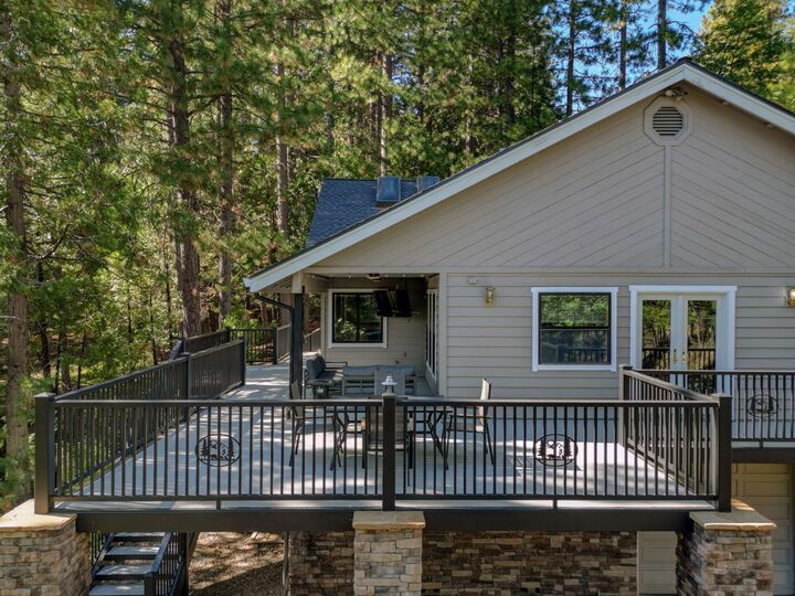 Property Photo:  923 Bear Run Way  CA 95223 