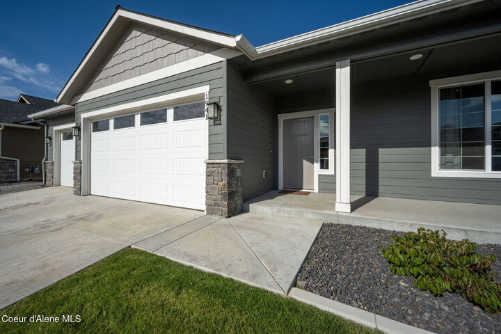 Property Photo: 1941 E Mykal Ct ID 83854