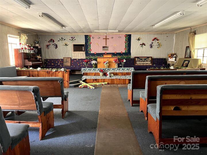 Property Photo:  576 Deaverview Road  NC 28806 